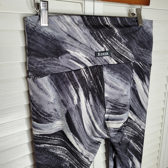 K-Deer Ankle Leggings in Mambo Black White Marble/Paint Strokes Sz XL EUC - Picture 5 of 7